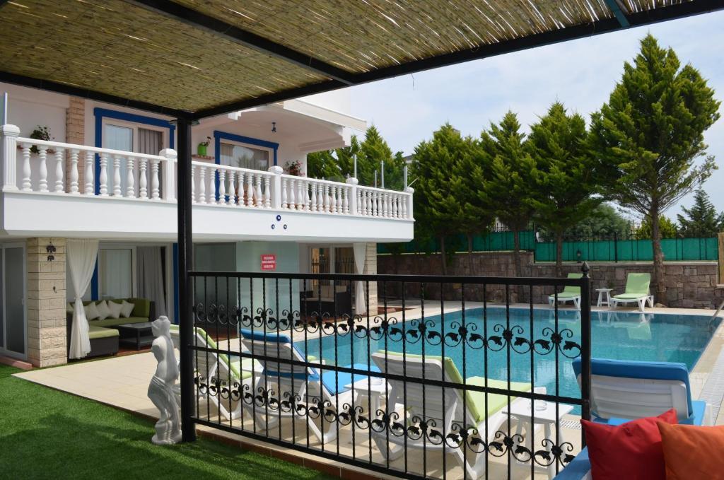 Guzelyali Hotel Ayvalik Bagian luar foto