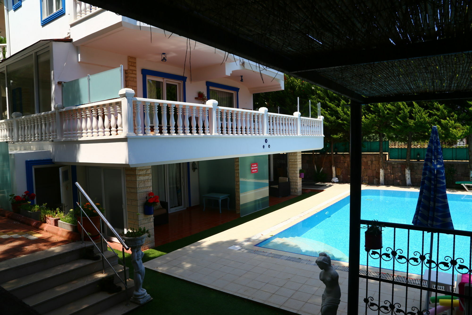Guzelyali Hotel Ayvalik Bagian luar foto